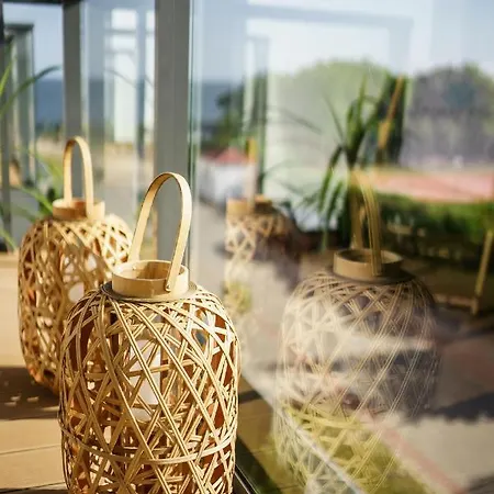 Gold Gardenia Apartment *